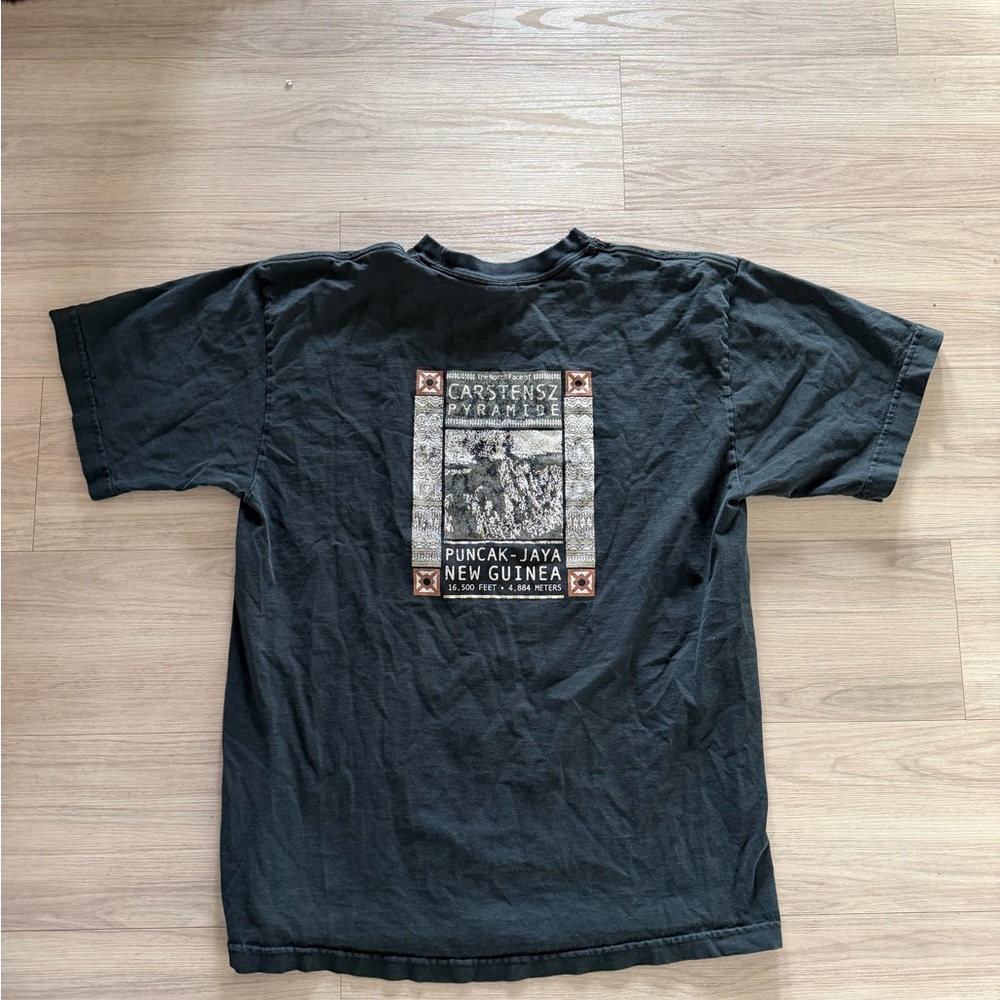 The North Face Vintage New Guinea Expedition Graphic T-Shirt Size Large